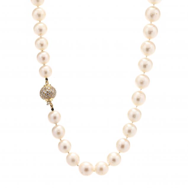 graduated-south-sea-pearl-necklace-with-gold-and-diamond-clasp