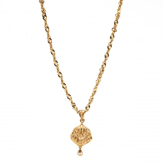 high-karat-gold-pendant-necklace