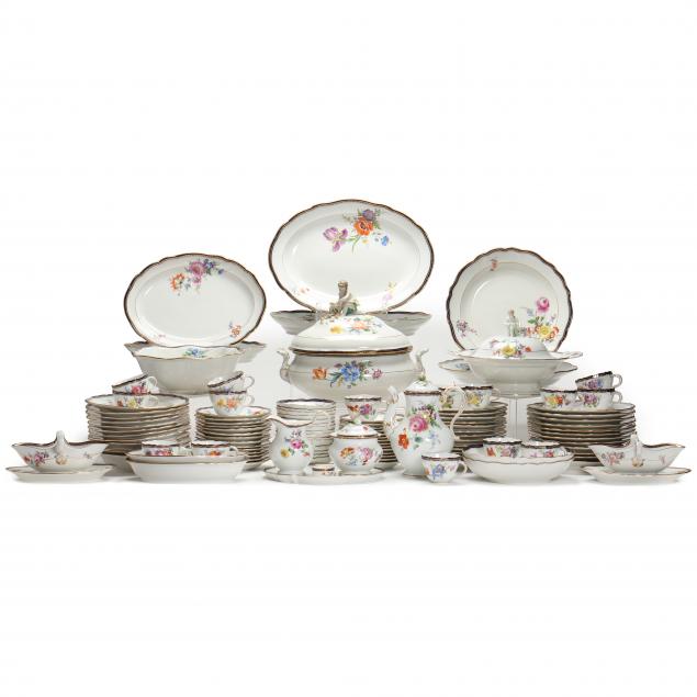 a-large-meissen-i-dekor-30a-i-or-i-blumen-30a-i-tableware-service-115