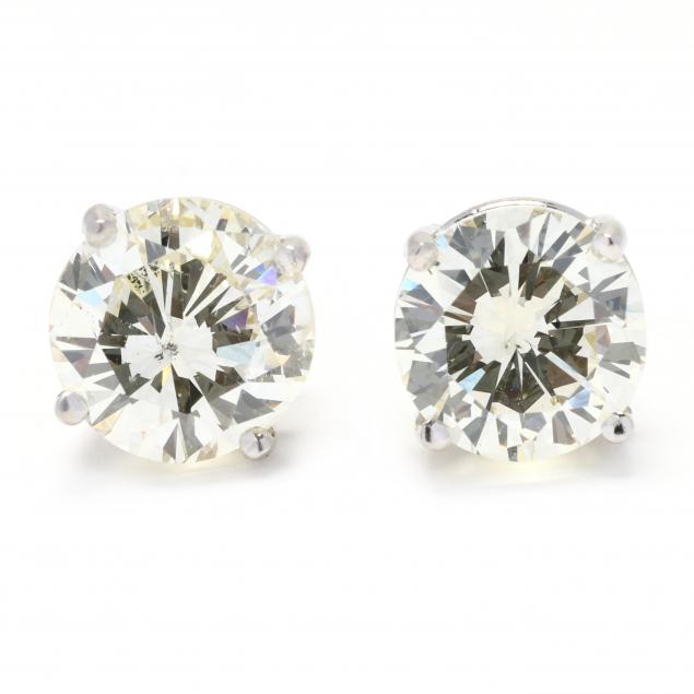 pair-of-diamond-stud-earrings