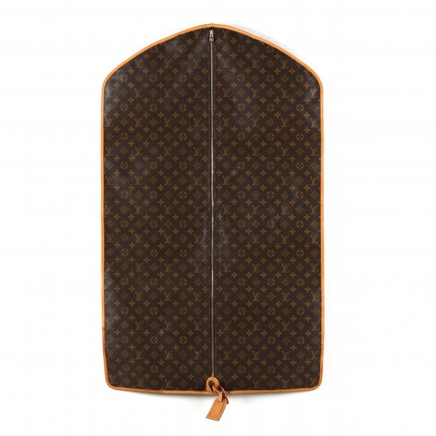 louis-vuitton-garment-cover