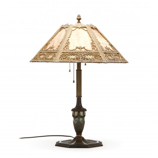 bradley-hubbard-slag-glass-table-lamp