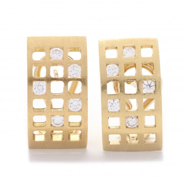 gold-and-diamond-earrings