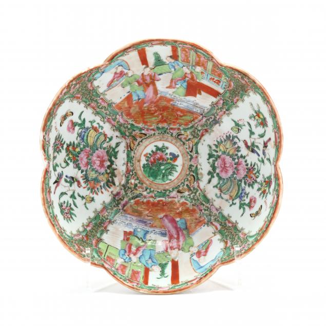 a-chinese-export-porcelain-rose-medallion-scalloped-center-bowl