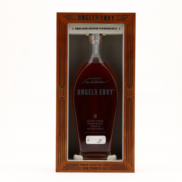 angel-s-envy-bourbon-whiskey-in-glass-decanter