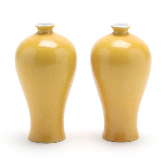 a-pair-of-chinese-yellow-glazed-sgraffito-porcelain-vases-with-dragons