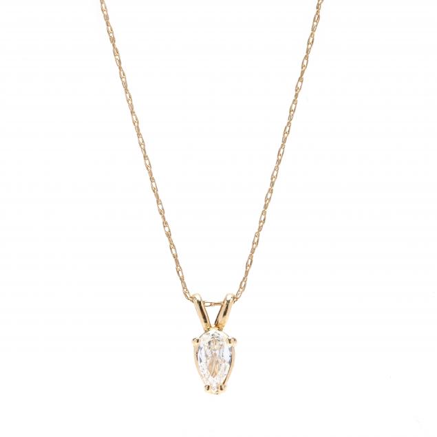 gold-and-diamond-necklace