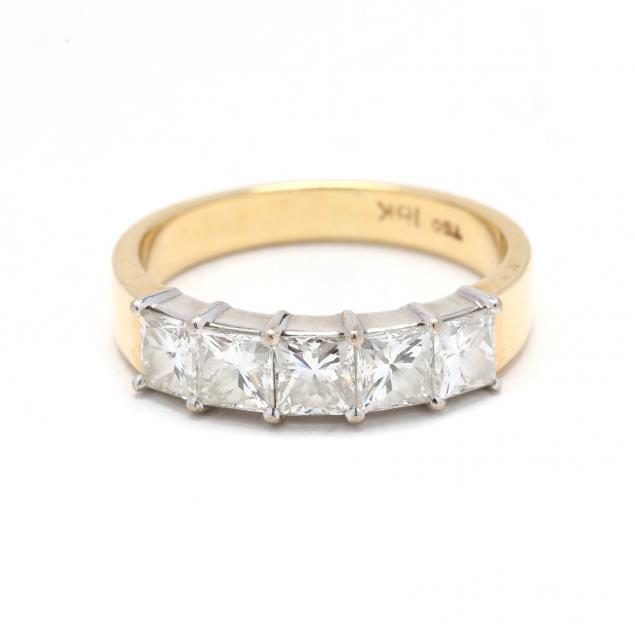 gold-and-diamond-ring