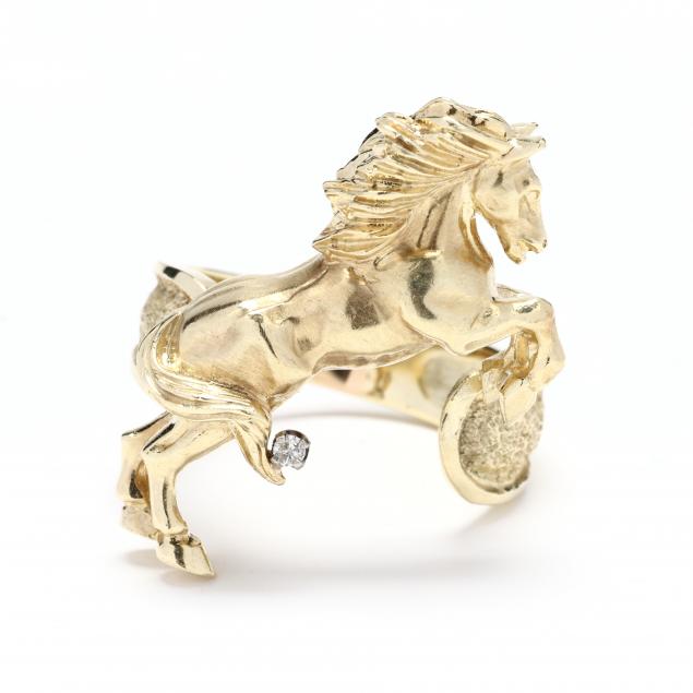 gold-and-diamond-horse-motif-ring