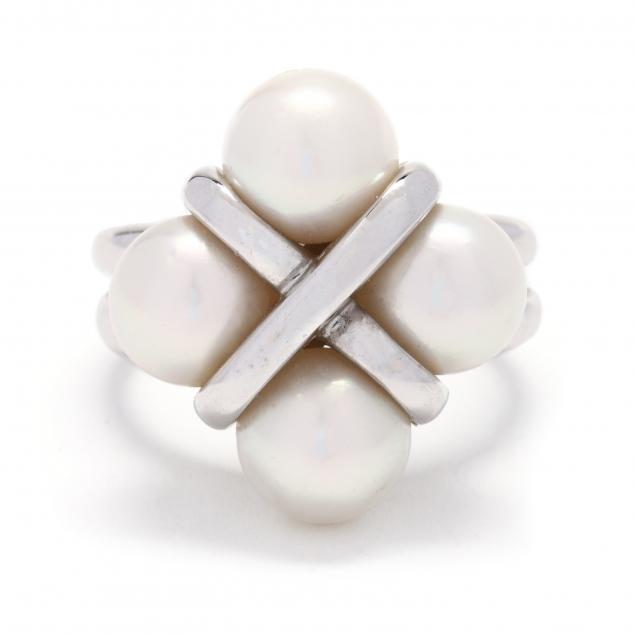 white-gold-and-pearl-ring-mikimoto