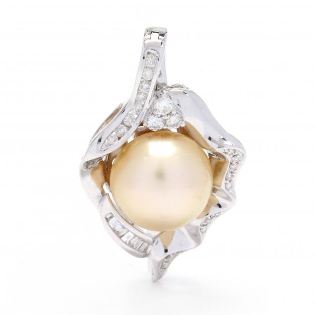 white-gold-pearl-and-diamond-pendant