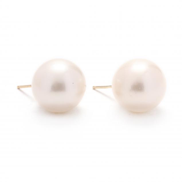 pearl-stud-earrings