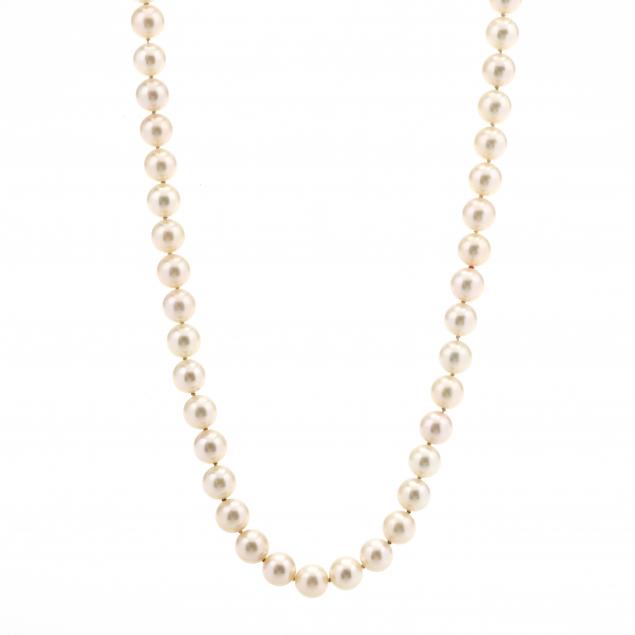 single-strand-pearl-necklace-with-gold-clasp