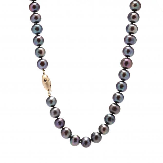 tahitian-pearl-necklace-with-gold-and-gem-set-clasp