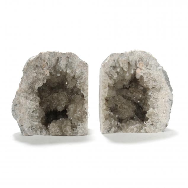 split-white-quartz-geode