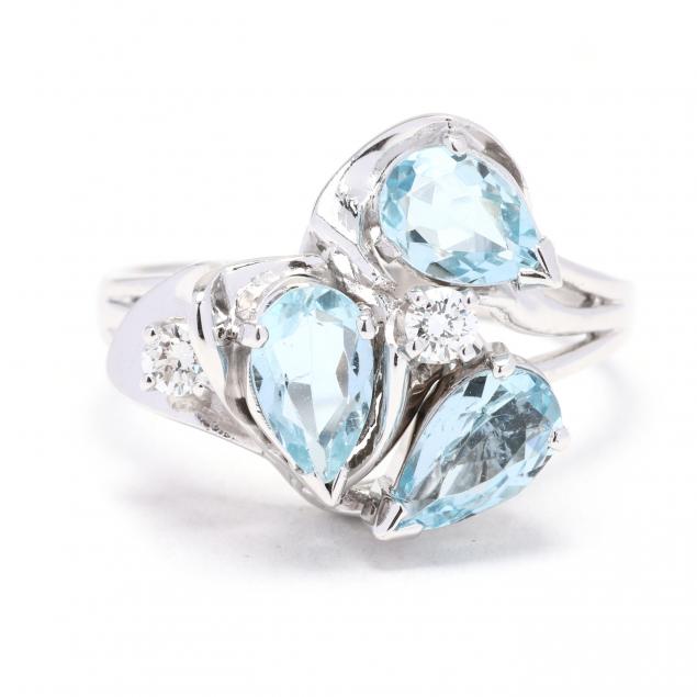 white-gold-aquamarine-and-diamond-ring