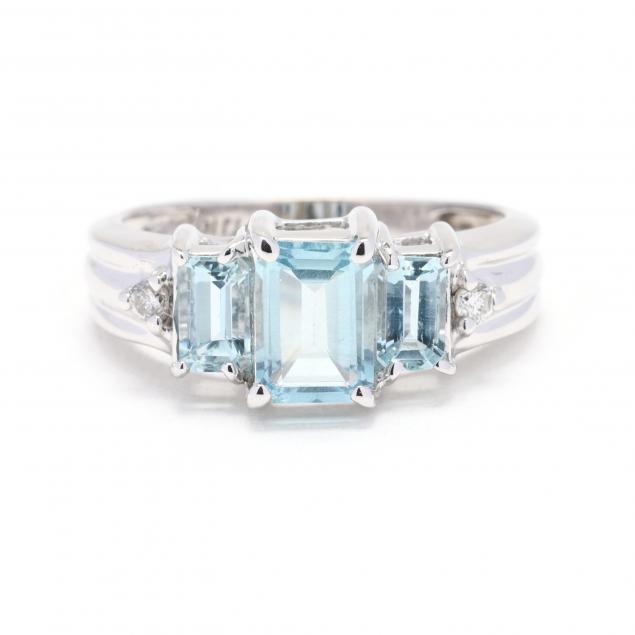 white-gold-aquamarine-and-diamond-ring