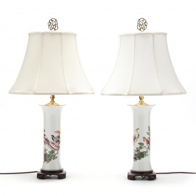 pair-of-mottahedeh-williamsburg-i-chelsea-bird-i-trumpet-vases-fitted-as-table-lamps