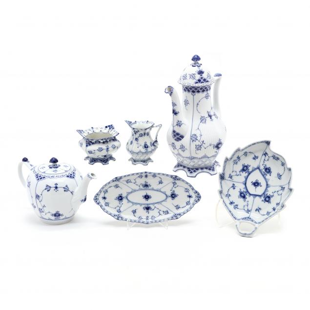 royal-copenhagen-i-blue-lace-i-partial-tea-coffee-service