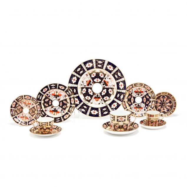 royal-crown-derby-i-imari-i-31-piece-assorted-dinnerware