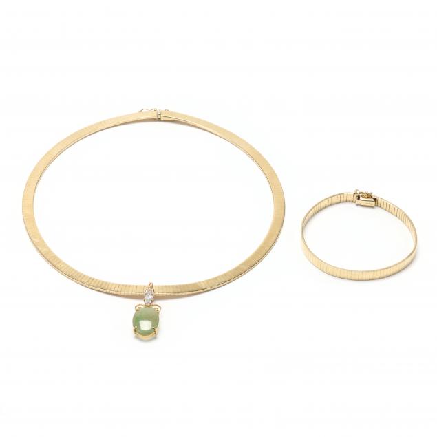 gold-necklace-with-jade-enhancer-and-bracelet