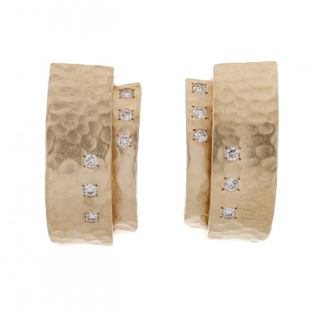 gold-and-diamond-earrings