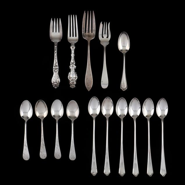assortment-of-sterling-silver-place-flatware
