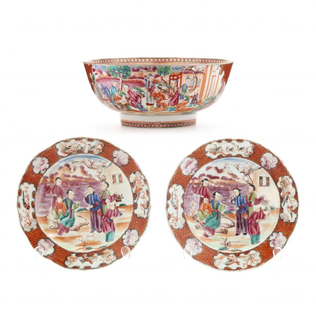 a-chinese-export-porcelain-rose-mandarin-center-bowl-and-pair-of-plates