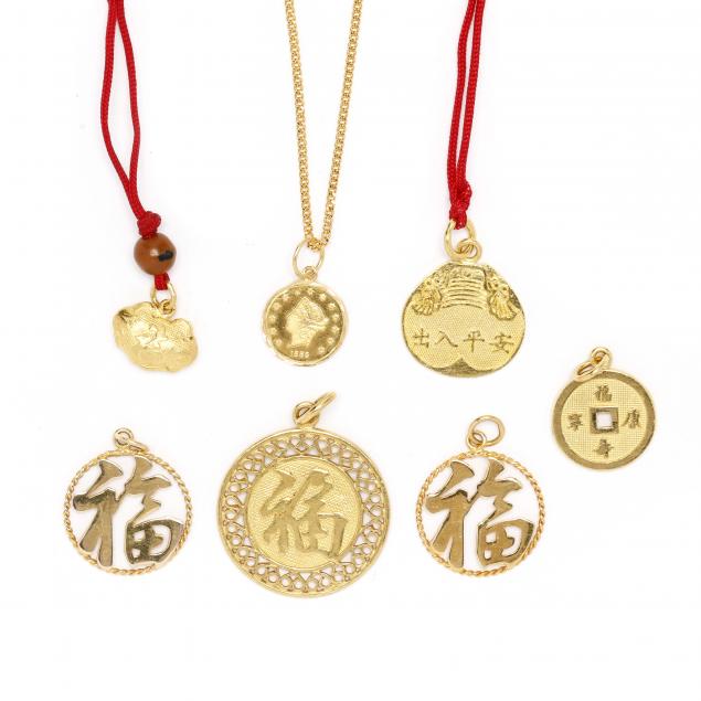 group-of-gold-pendants-charms-and-gold-pendant-necklaces