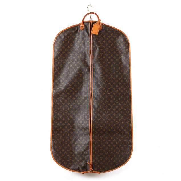 louis-vuitton-garment-cover