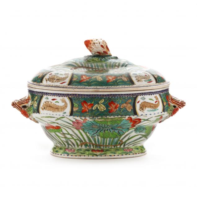 a-chinese-export-porcelain-famille-verte-clobbered-tureen-and-cover