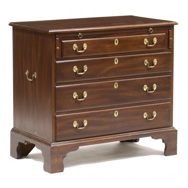 henkel-harris-chippendale-style-mahogany-bachelor-s-chest