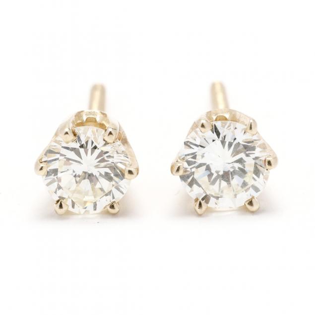 gold-and-diamond-stud-earrings