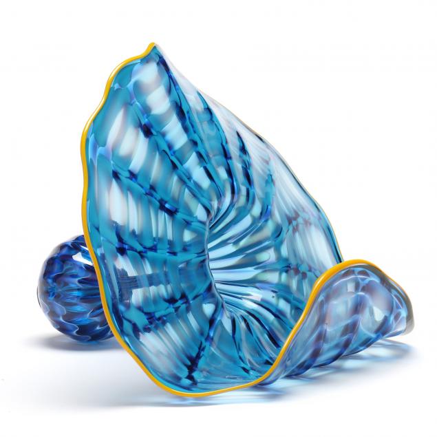 dale-chihuly-american-born-1941-blue-paradise-persian-with-yellow-lip