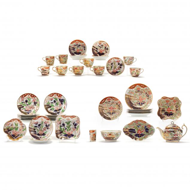an-assembled-set-of-40-worcester-i-thumb-and-finger-i-tableware