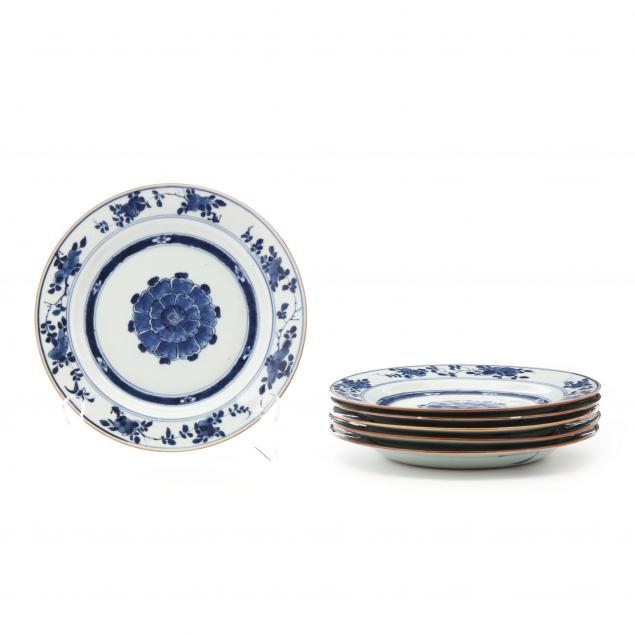 a-set-of-six-chinese-export-blue-and-white-porcelain-dishes