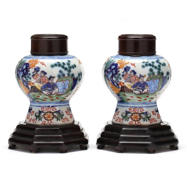 a-pair-of-continental-porcelain-ginger-jars-in-the-chinese-style