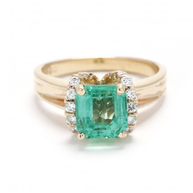 gold-emerald-and-diamond-ring