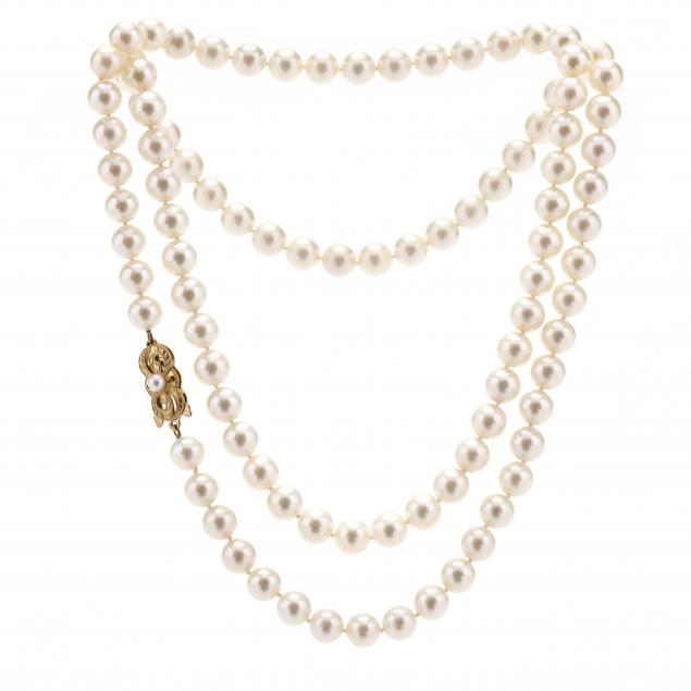 single-strand-pearl-necklace-with-gold-clasp-mikimoto
