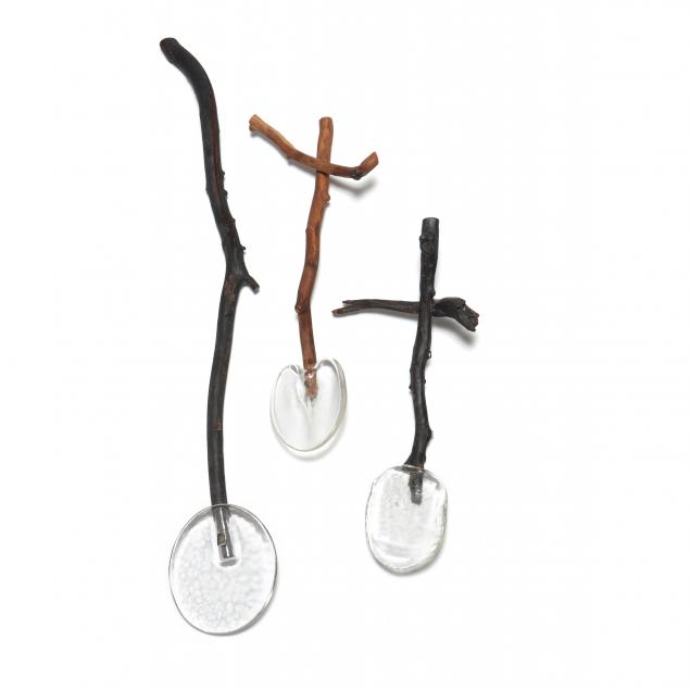 elizabeth-lyons-american-20th-21st-century-three-art-glass-shovels