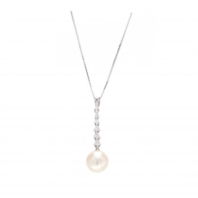 white-gold-pearl-and-diamond-pendant-necklace