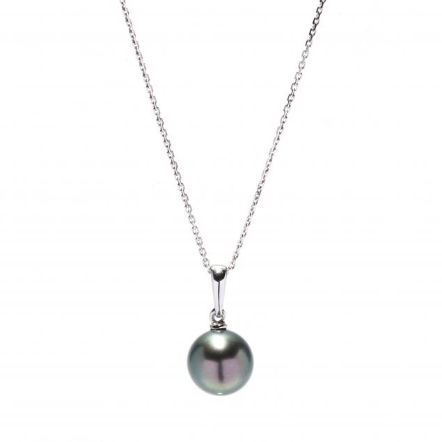 white-gold-and-tahitian-pearl-necklace