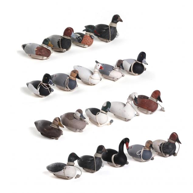 wayne-davis-nc-variety-of-nineteen-miniature-decoys
