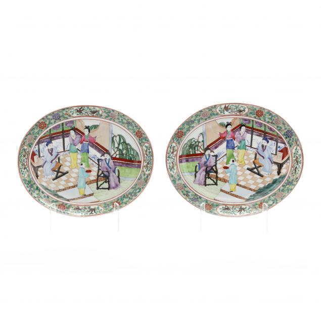 a-pair-of-chinese-porcelain-platters-with-chinese-figures