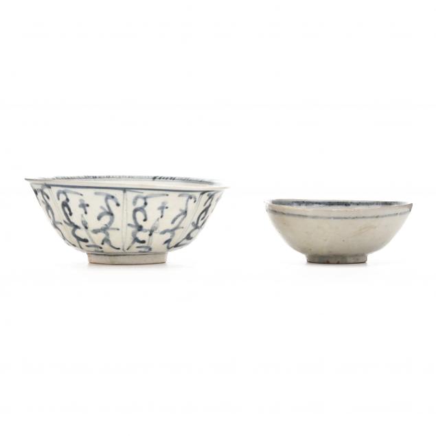 two-vietnamese-blue-and-white-bowls