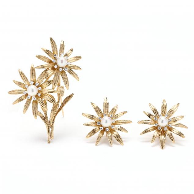 gold-diamond-and-pearl-floral-motif-suite