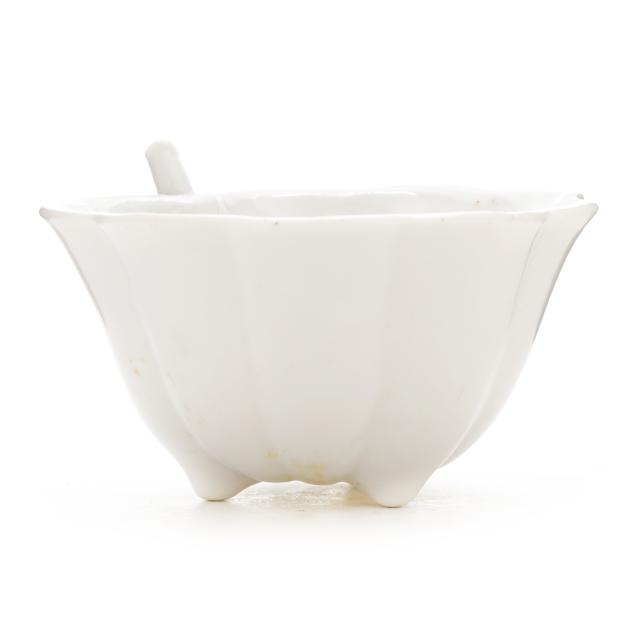 a-chinese-dehua-blanc-de-chine-crab-and-lotus-washer-and-waterdropper