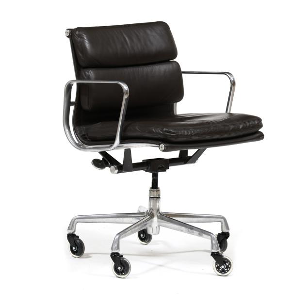 charles-and-ray-eames-i-aluminum-group-i-soft-pad-office-chair
