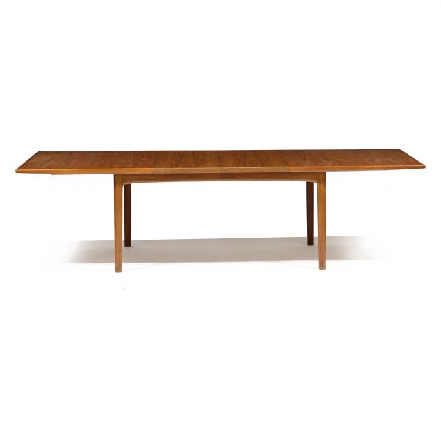 danish-modern-teak-dining-table-with-two-leaves