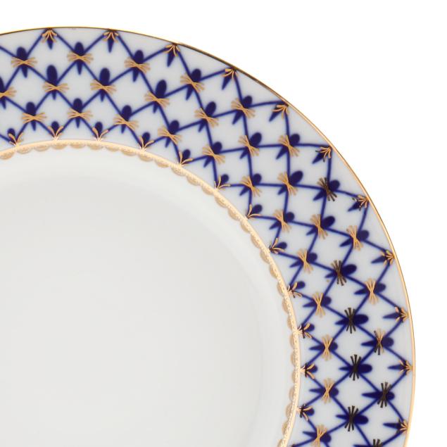lomonosov-i-cobalt-net-i-porcelain-dinner-service